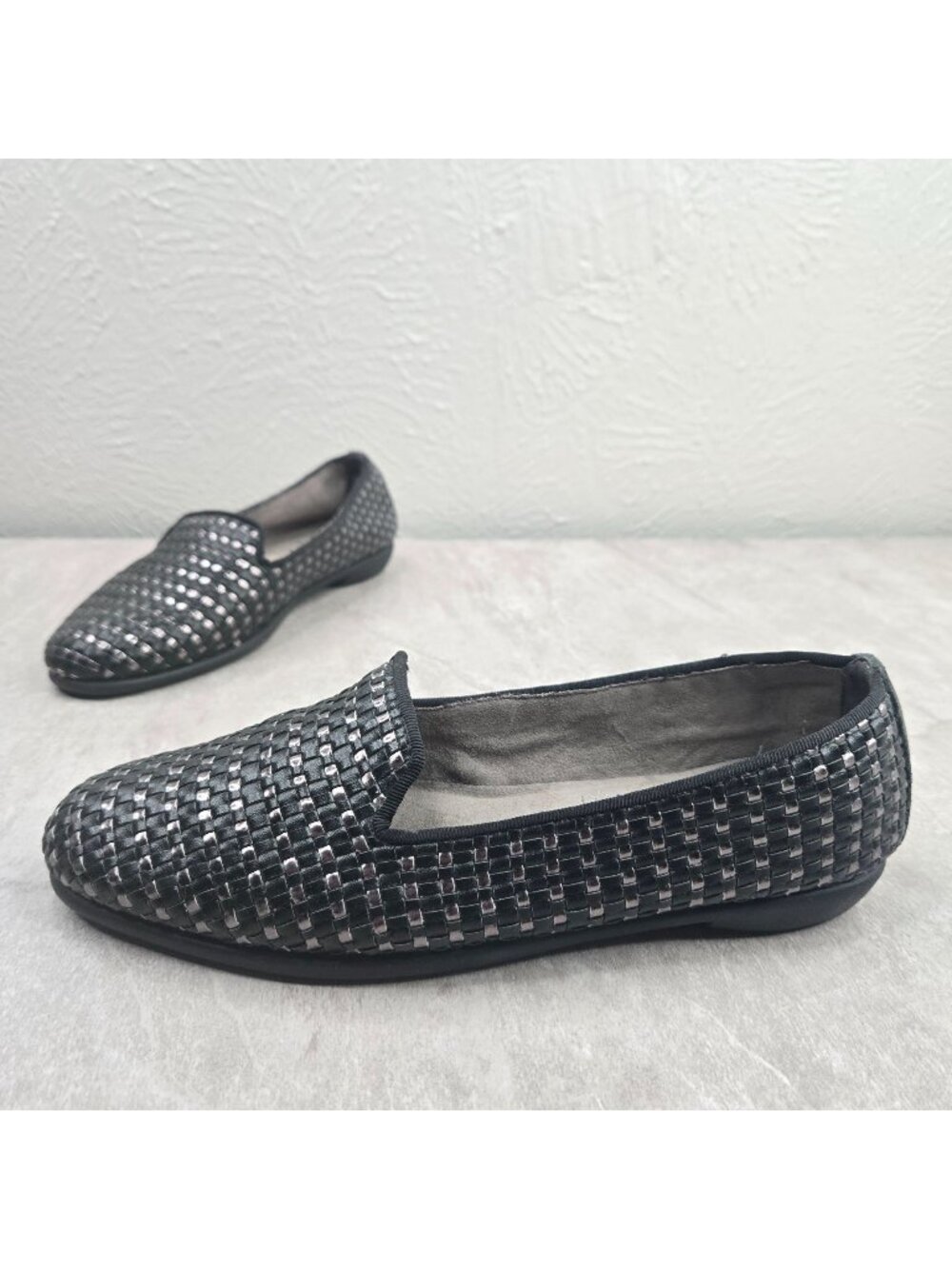 Aerosoles Preppy Loafer Black Silver Woven Slip On Comfort Flat‎ Shoes Size 5.5